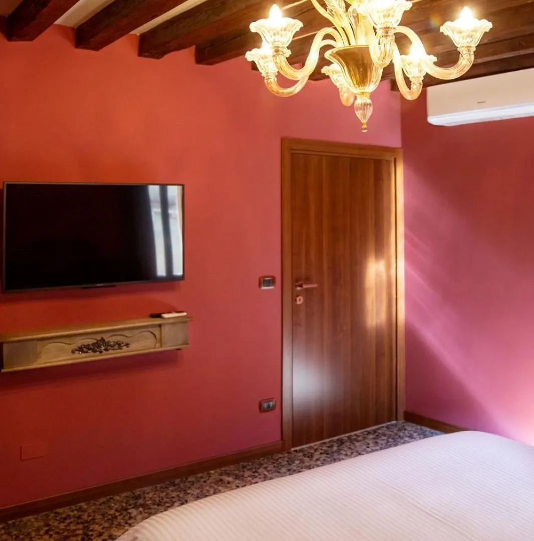 Wow Suite 5 Min From San Marco Venedig 0*,