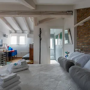  Apartment Biennale Gallery Loft