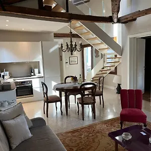  Holiday home Palazzo Veneziano Direct At The Canal With Roof Terrace
